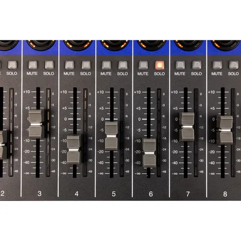 Zoom-L12next-Livetrak_8.jpg