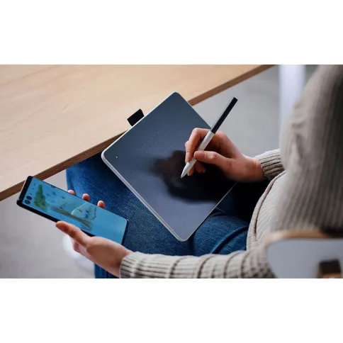 Wacom-One-S-pen-tablet_7.jpg