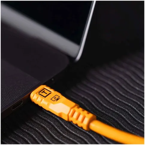 Tether-Tools-TetherPro-Optima-10G-USB-C-9-4m-straight-orange_6.jpg