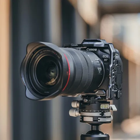 falcam-quick-release-full-camera-cage-for-eosr7-3.jpg