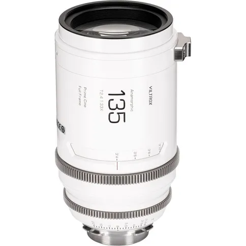 Viltrox-EPIC-135mm-T2-4-133x-PL-Full-Frame-Anamorphic-Cine-Lens-Blue-Flare_4.jpg