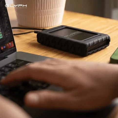 Glyph-Blackbox-Plus-SSD-U-2-30-72-TB-PRO-USB-C-3-2-Gen2-External-Power_7.jpg