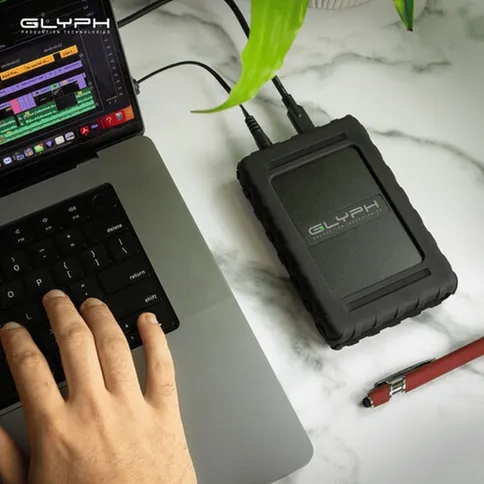 Glyph-Blackbox-Plus-SSD-U-2-15-36-TB-PRO-USB-C-3-2-Gen2-External-Power_6.jpg