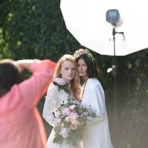 Elinchrom-THREE-OnLocation-Wedding-Kit-Umbrella_3.jpg