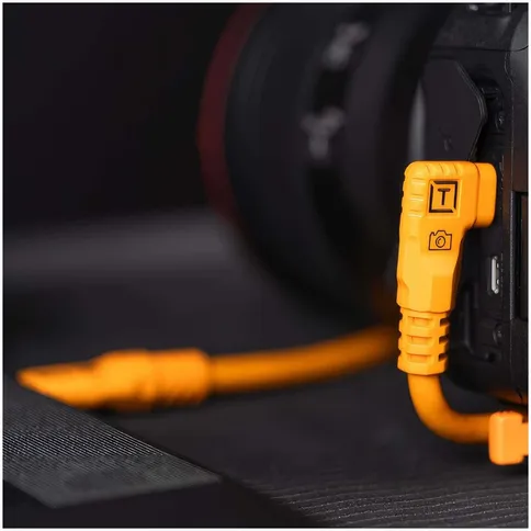 Tether-Tools-TetherPro-Optima-10G-USB-C-4-6m-straight-to-right-orange_2.jpg