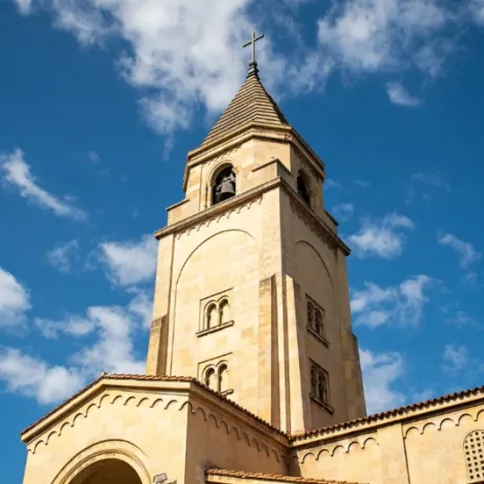 7_Artisans_AF35_f1.8.webp