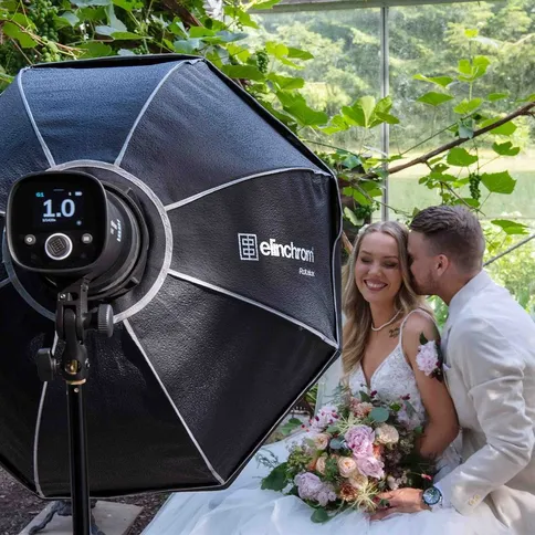 Elinchrom-THREE-OnLocation-Wedding-Kit-Softbox_3.jpg