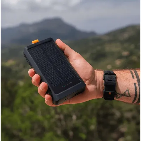 Xtorm-Powerbank-15W-Go2-Solar-10000mAh-met-zaklamp-Charcoal-Black_10.jpg