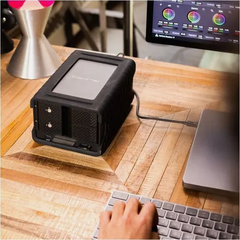 Glyph-Blackbox-PRO-RAID-44TB-Enterprise-Class-USB-C-3-1-Gen-2_4.jpg