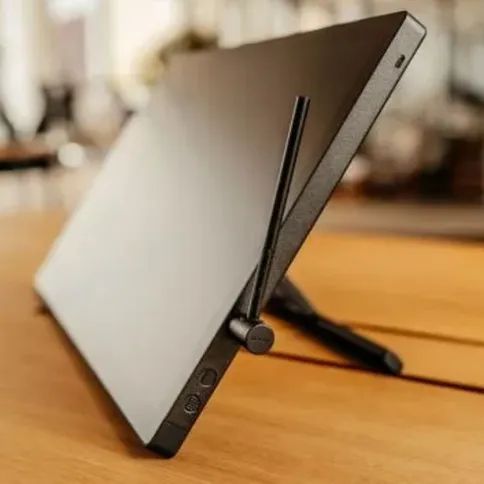 5_wacom-cintiq-pen-stand-2.jpg