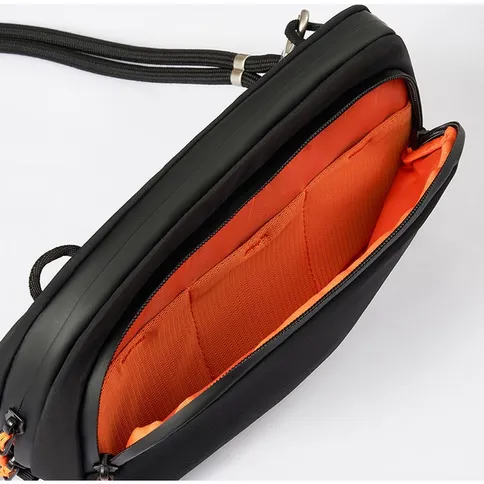 Ulanzi-YY08-TechLite-Sling-Bag-zwart_11.jpg