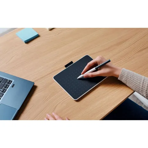Wacom-One-S-pen-tablet_6.jpg